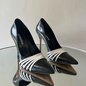 Black and white Manila Blahnik pumps